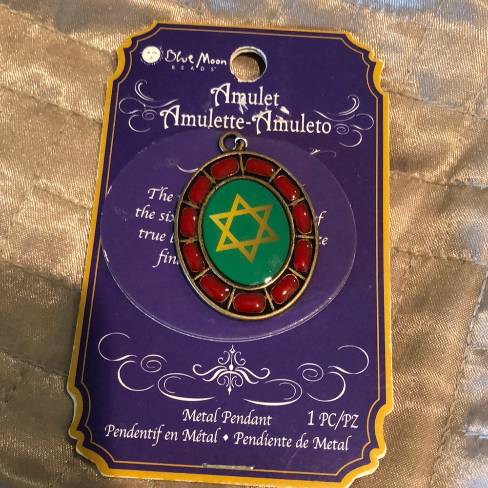 NWT Jewish Star  of David necklace /amulet / pendant